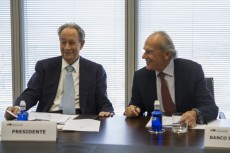 Juan Rodríguez-Inciarte, consejero y director general del Banco Santander, junto a Juan-Miguel Villar Mir