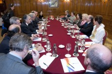 Imagen de la reunión de la Gobernadora Central de Australia con el Patronato de la Fundación Consejo España-Australia.