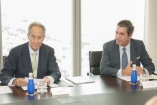 Juan-Miguel Villar Mir y Manuel Cacho durante la reunión del V Patronato de la Fundación Consejo España-Australia.