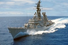 Australia bota el buque HMAS Hobart