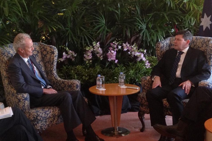 El ministro de Defensa se reúne con su homólogo australiano en Singapur