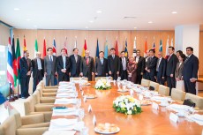 Ignacio Ybáñez se reúne con los embajadores de Asia-Pacífico
