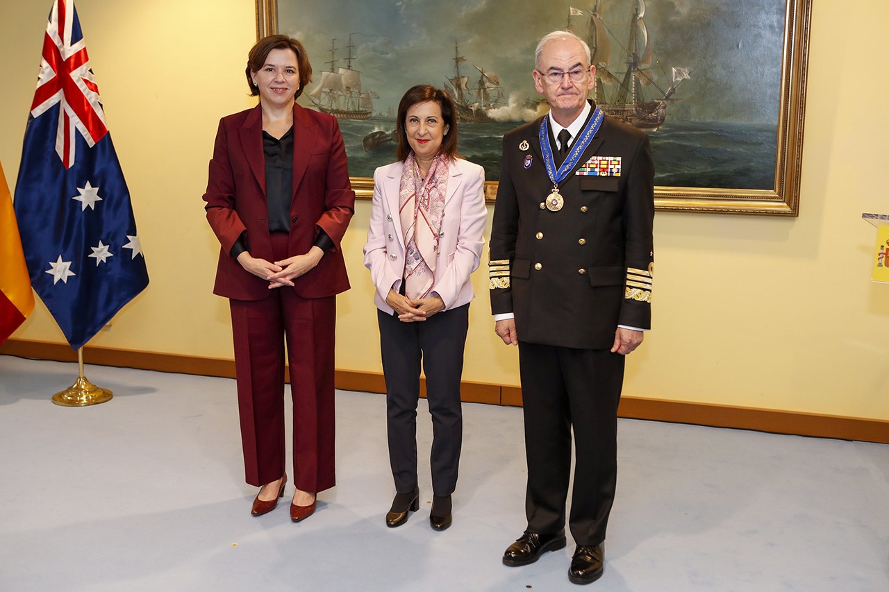Australia condecora al Jefe de Estado Mayor de la Defensa de España
