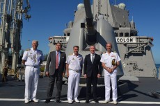La fragata “Cristóbal Colón” recibe la visita del Gobierno australiano