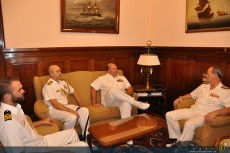 La Marina Real Australiana visita el Arsenal Militar de Ferrol