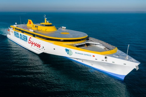 El barco rápido más moderno del mundo parte de Australia hacia las islas Canarias